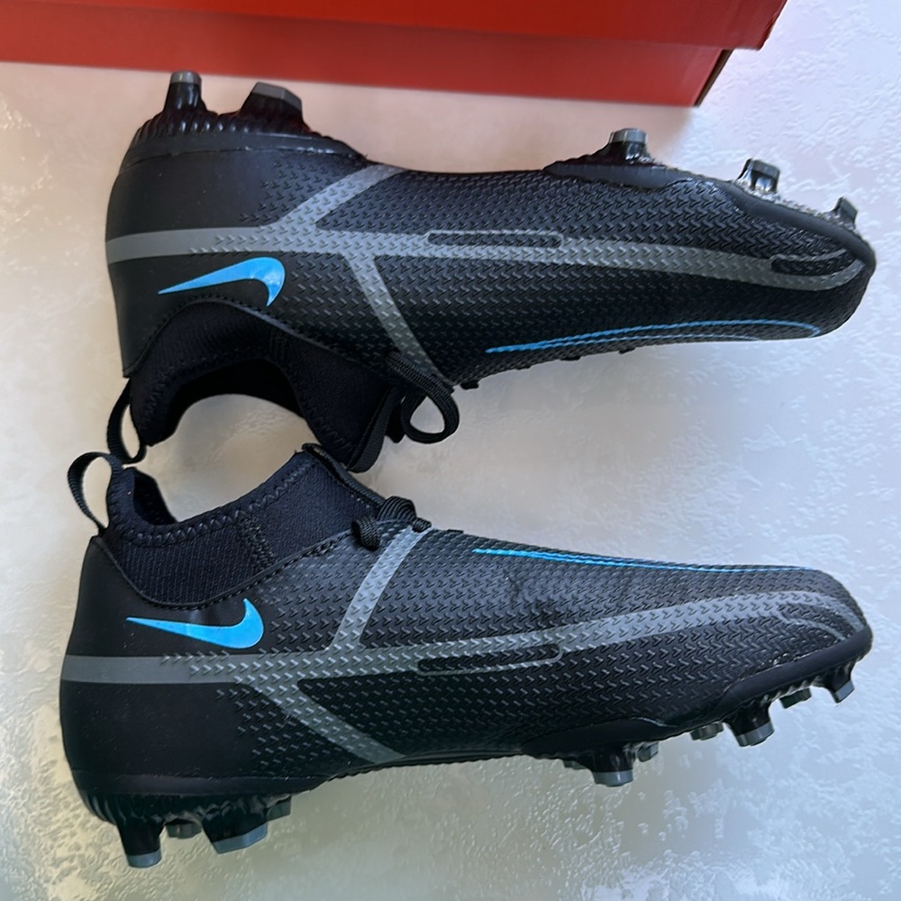 Nike JR Phantom GT2 Academy Cleats  1.5 year - Picture 9 of 9